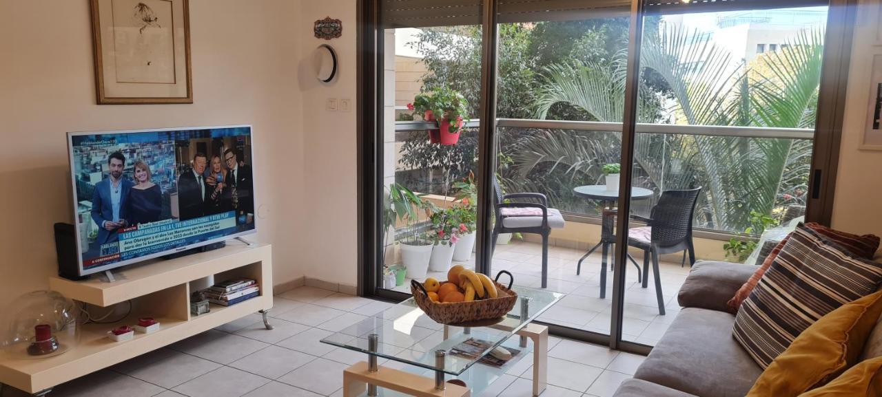 A Dream Place In Raanana, Up To 5 Guests - Swimming Pool - Jacuzzi & Gym Exterior photo