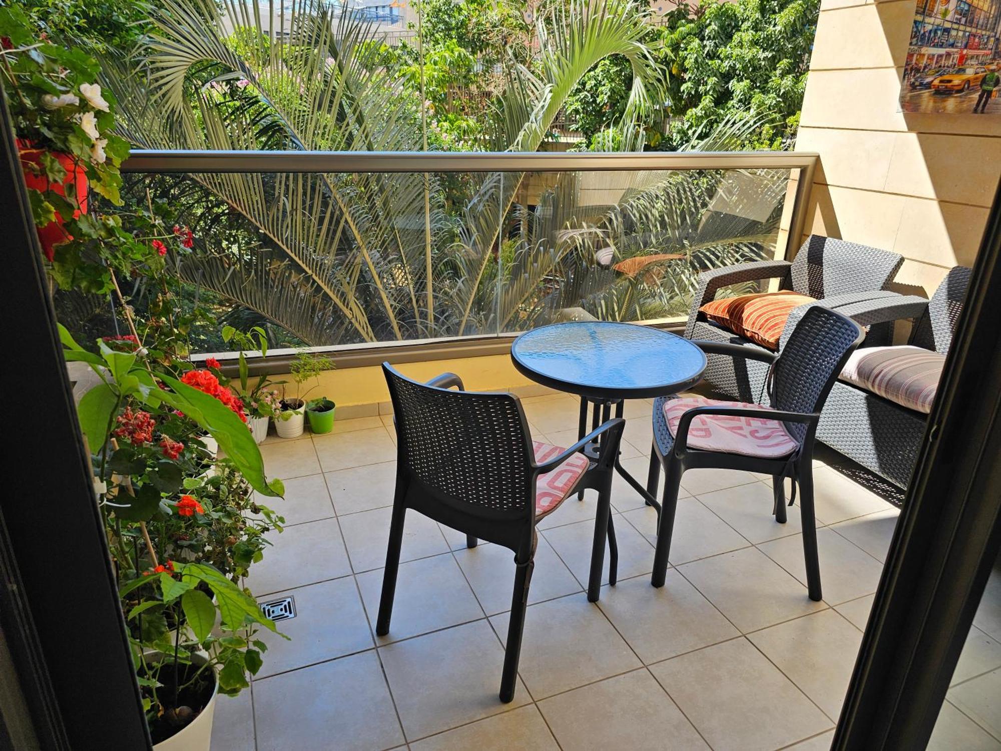 A Dream Place In Raanana, Up To 5 Guests - Swimming Pool - Jacuzzi & Gym Exterior photo
