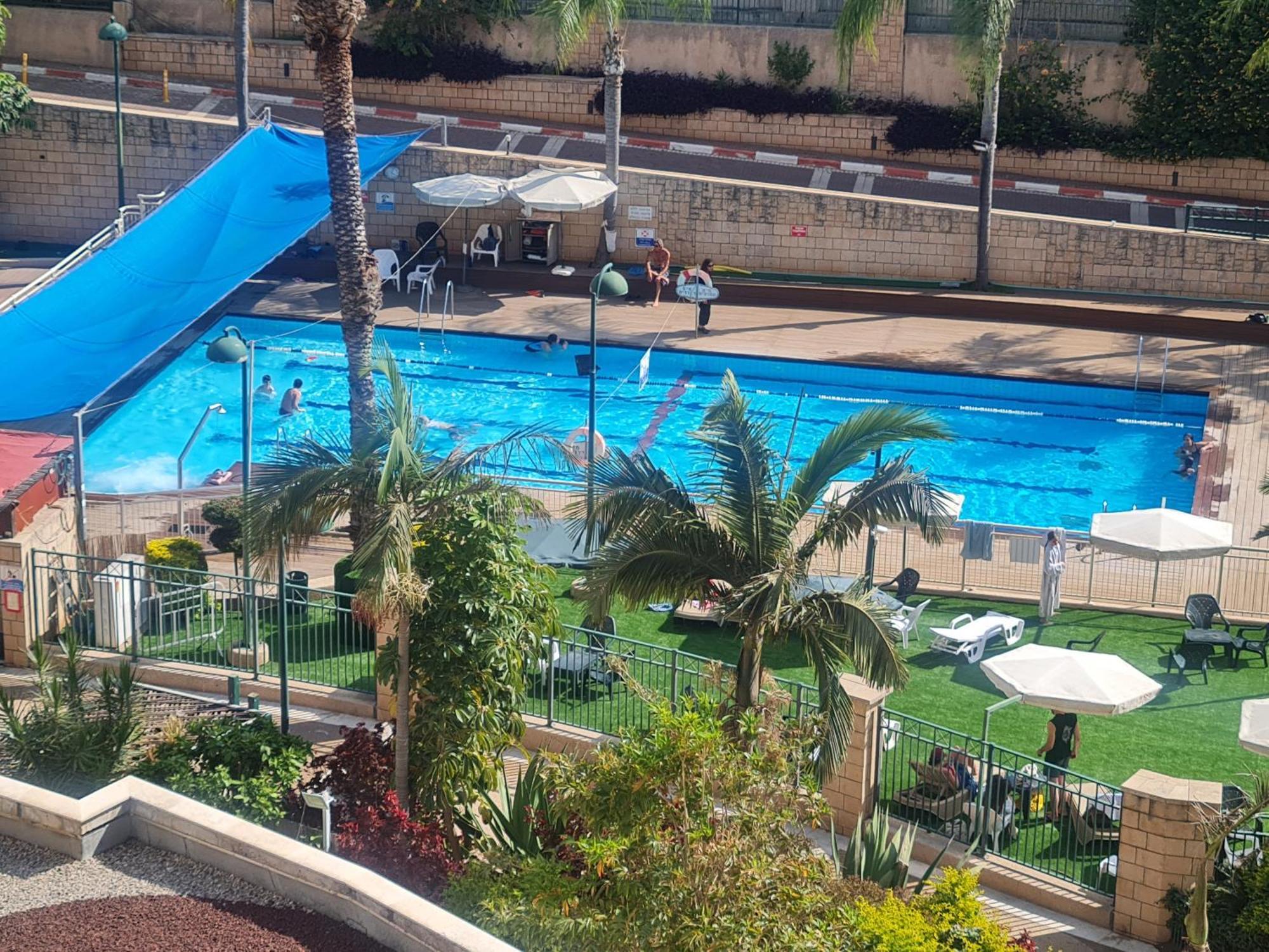 A Dream Place In Raanana, Up To 5 Guests - Swimming Pool - Jacuzzi & Gym Exterior photo